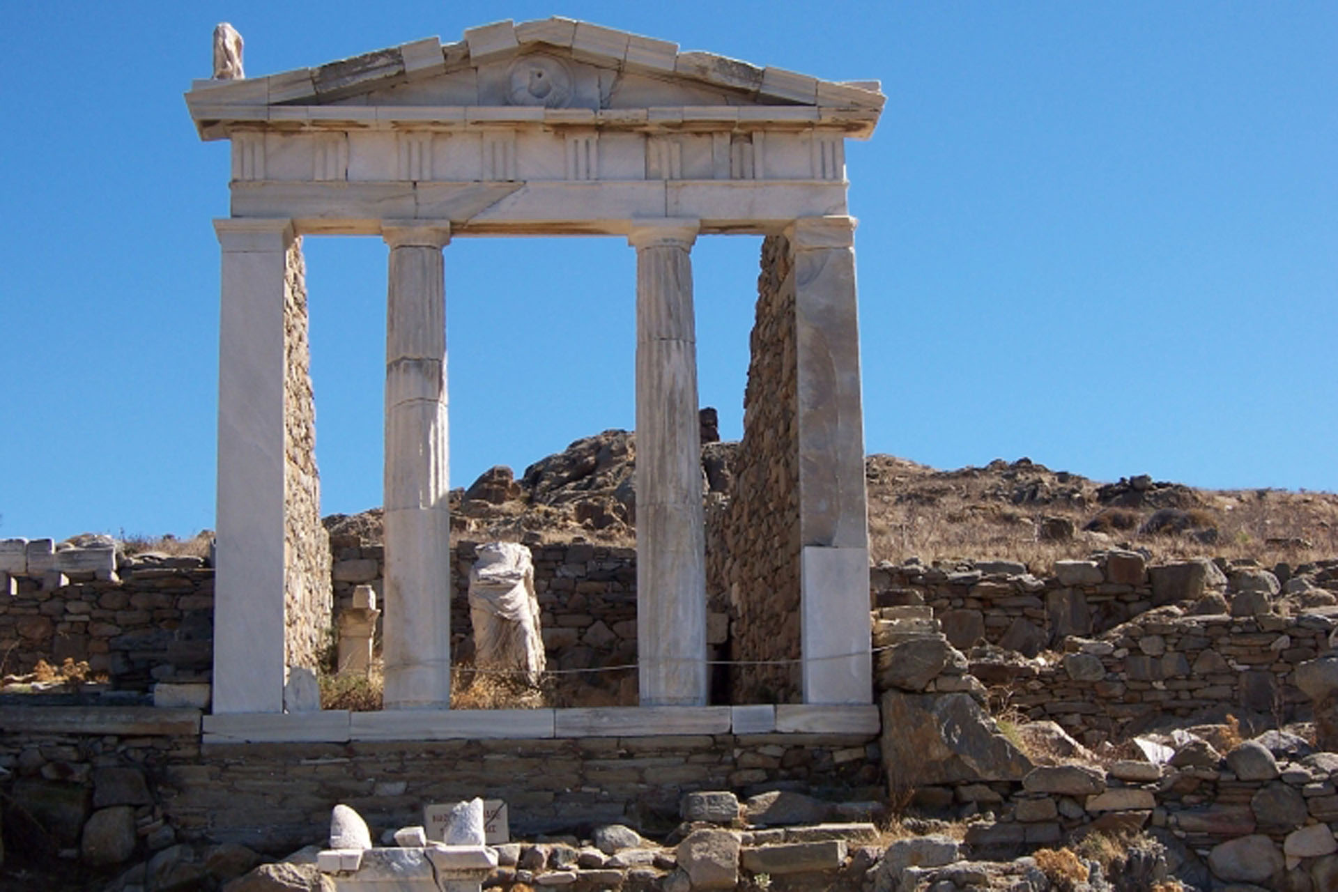 ANEMOMYLOS TRAVEL DELOS MYKONOS